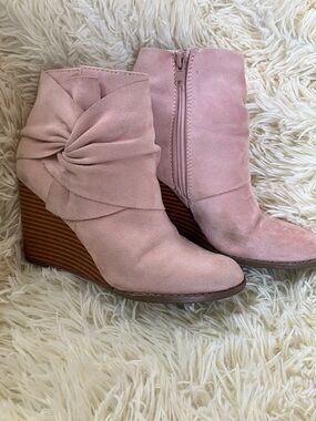Knot-Detail Pink Suede Wedge Ankle Boots